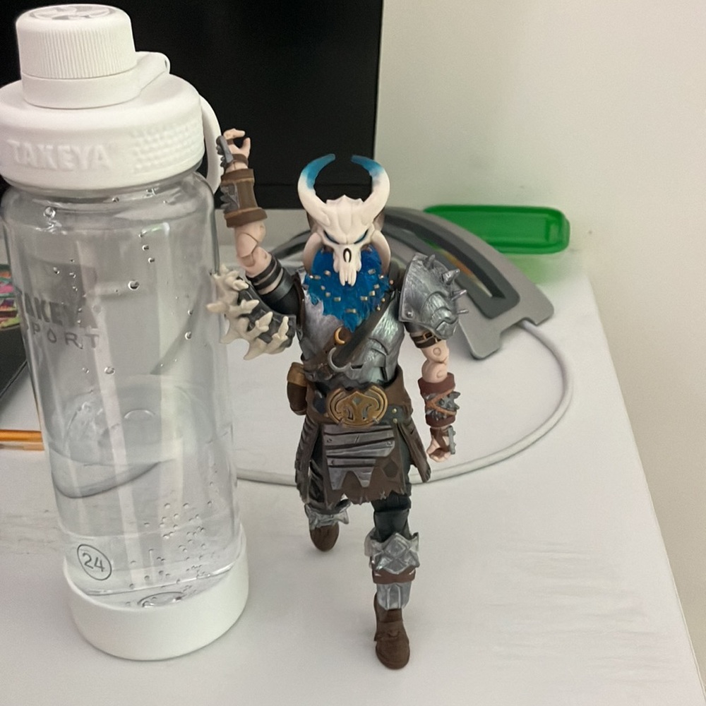 Fortnite Ragnarok Action Figure - Picture 2 of 2